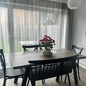The Red House Modern Stylish From Walking Distance To Bay And Centre With Parking Cardiff